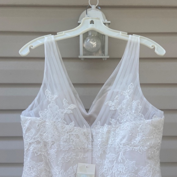 Oleg Cassini Wedding Dress - Picture 3 of 6